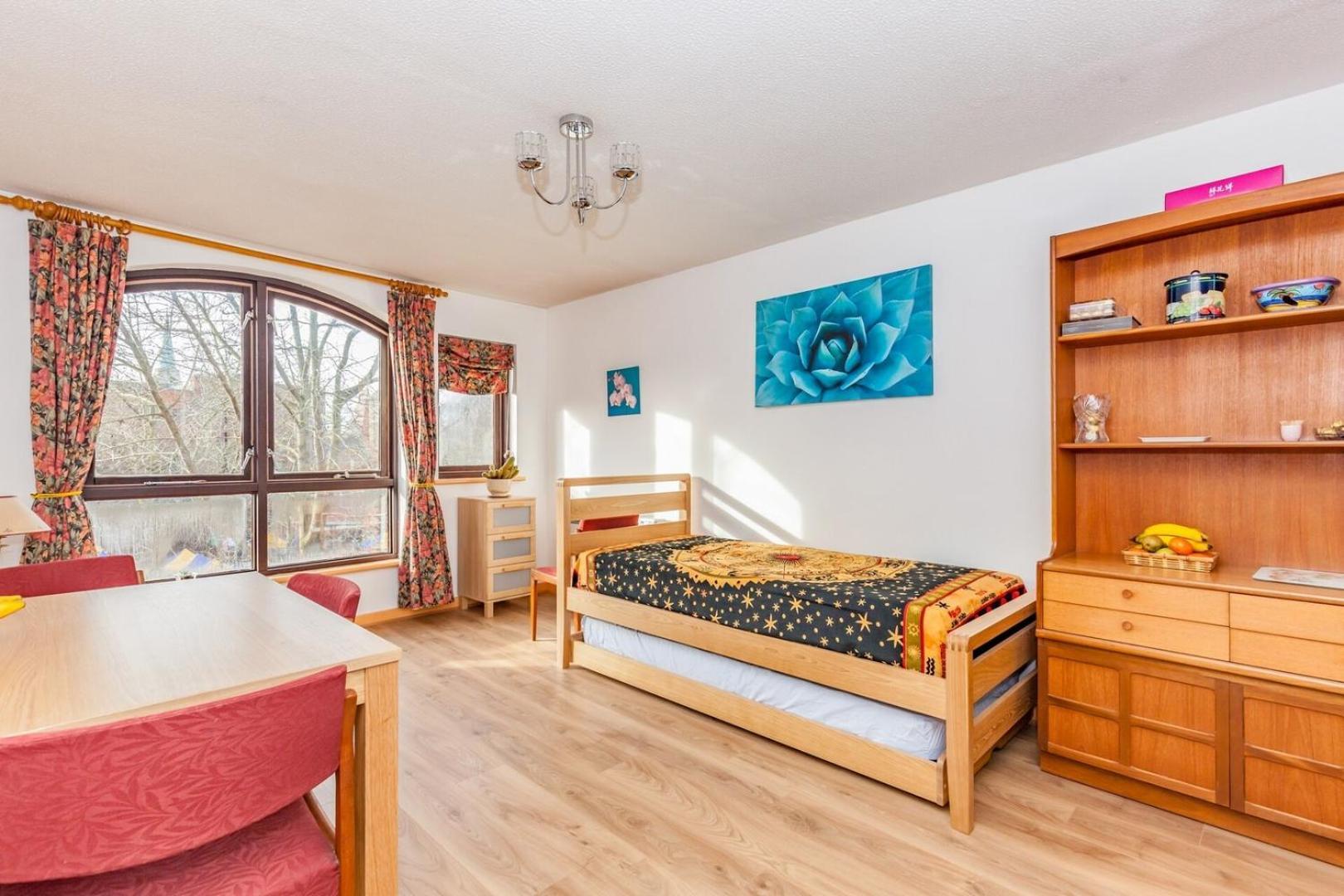 New Bright And Sunny Flat In Oxford City Centre Екстер'єр фото